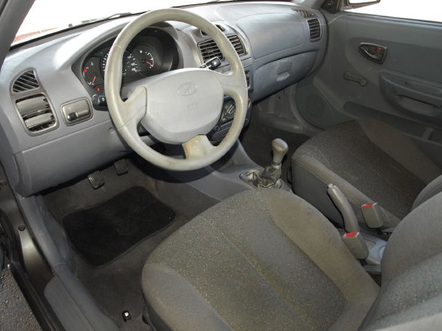 2002 Hyundai Accent ESi