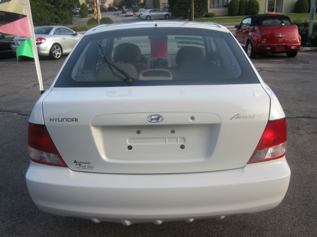 2002 Hyundai Accent XLS