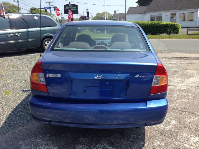 2002 Hyundai Accent S Sedan