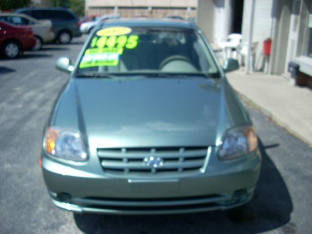 2003 Hyundai Accent Slt,4x4,1-owner,3rd Seat