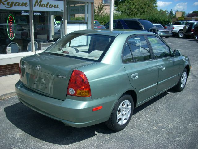 2003 Hyundai Accent Slt,4x4,1-owner,3rd Seat