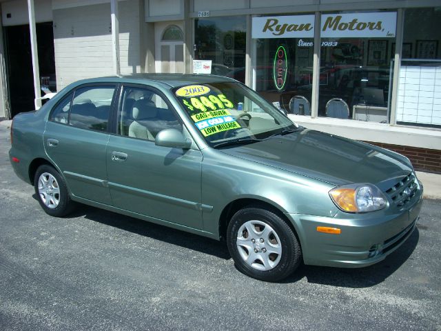 2003 Hyundai Accent Slt,4x4,1-owner,3rd Seat