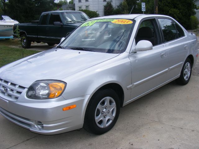 2003 Hyundai Accent Slt,4x4,1-owner,3rd Seat