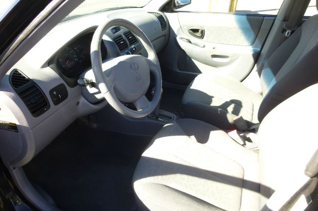 2003 Hyundai Accent Slt,4x4,1-owner,3rd Seat