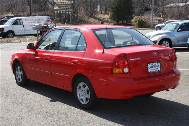 2003 Hyundai Accent S Sedan