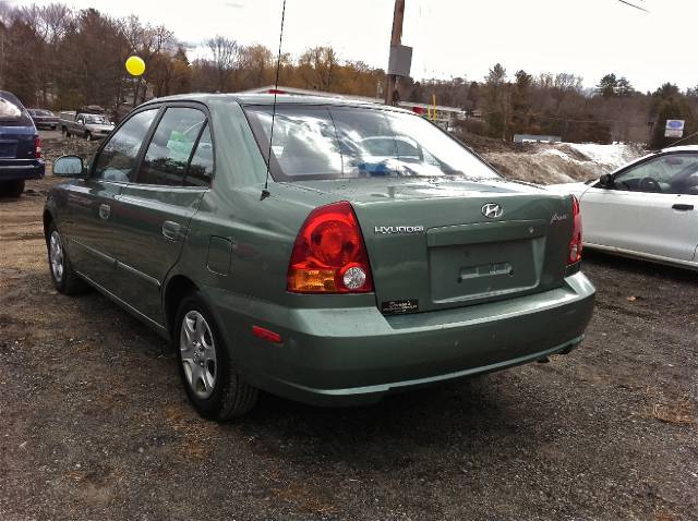 2003 Hyundai Accent S Sedan