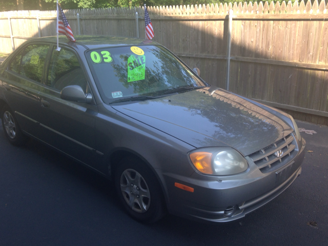 2003 Hyundai Accent Slt,4x4,1-owner,3rd Seat