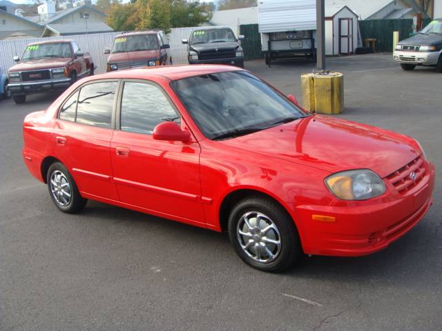 2003 Hyundai Accent S Sedan