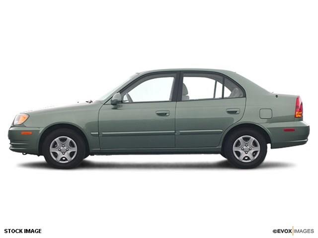 2004 Hyundai Accent S Sedan