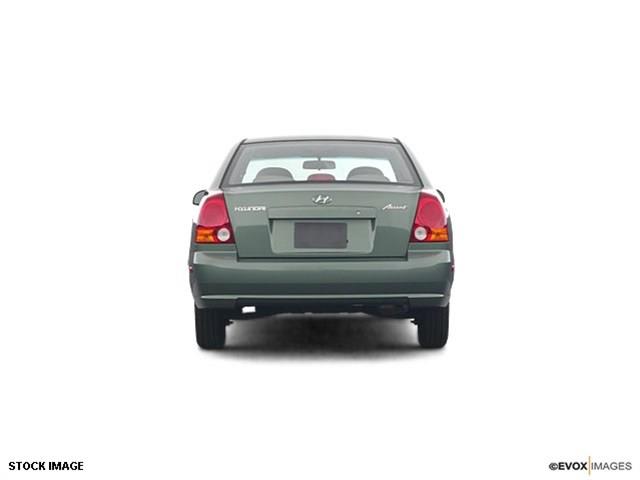 2004 Hyundai Accent S Sedan