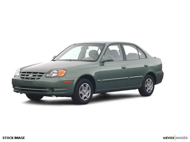 2004 Hyundai Accent S Sedan