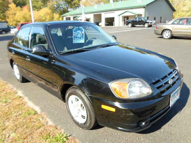 2004 Hyundai Accent Slt,4x4,1-owner,3rd Seat