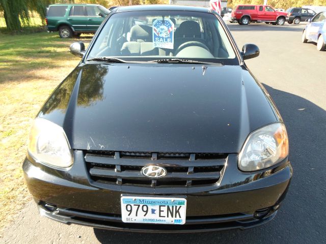 2004 Hyundai Accent Slt,4x4,1-owner,3rd Seat