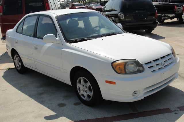 2004 Hyundai Accent Slt,4x4,1-owner,3rd Seat