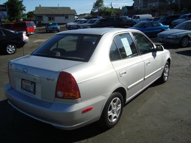 2004 Hyundai Accent Shawd