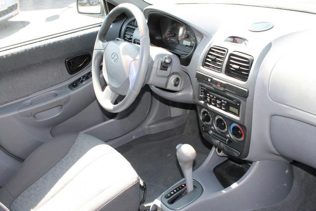 2005 Hyundai Accent FWD 4dr Sport