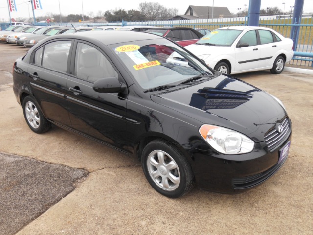 2006 Hyundai Accent FWD 4dr Sport