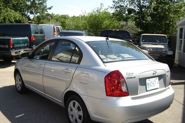 2006 Hyundai Accent FWD 4dr Sport