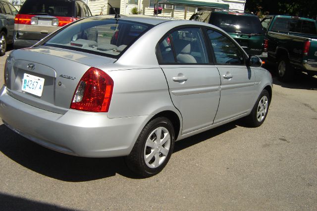 2006 Hyundai Accent FWD 4dr Sport