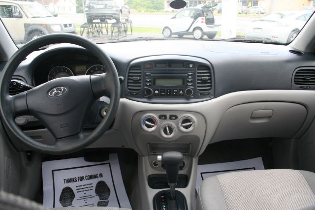 2006 Hyundai Accent FWD 4dr Sport