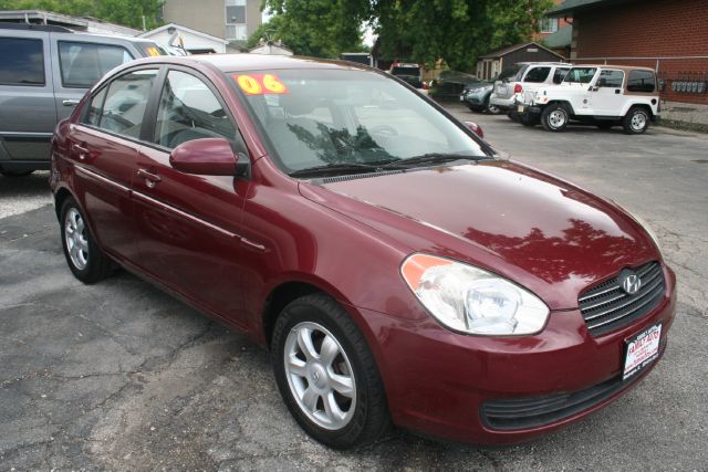 2006 Hyundai Accent FWD 4dr Sport