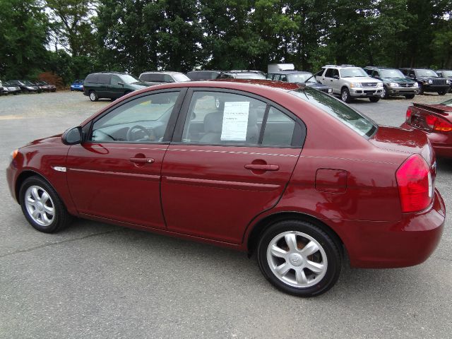 2007 Hyundai Accent 4dr Sdn I4 CVT 2.5 S Sedan