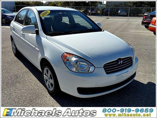 2008 Hyundai Accent E350 XLT 12 Passenger Van