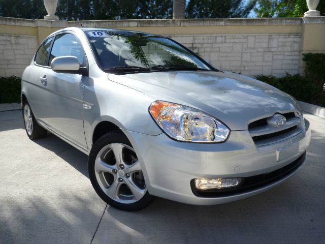 2010 Hyundai Accent LS LOW Milesfactory Warranty Sedan