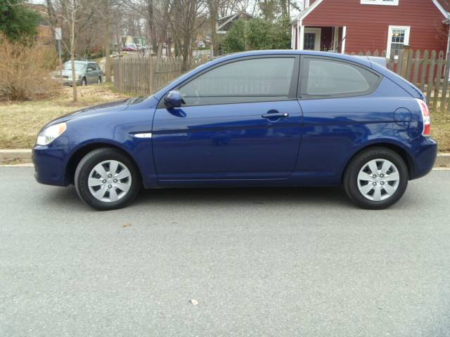 2010 Hyundai Accent FWD 4dr Sport