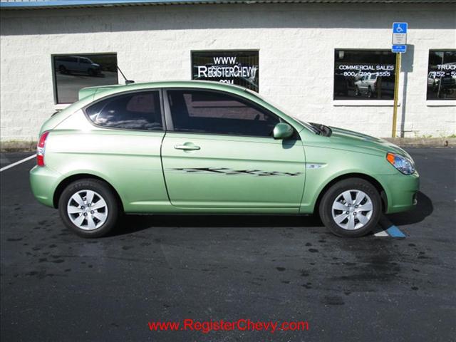 2010 Hyundai Accent SE THIS Beauty IS IN MINT COND