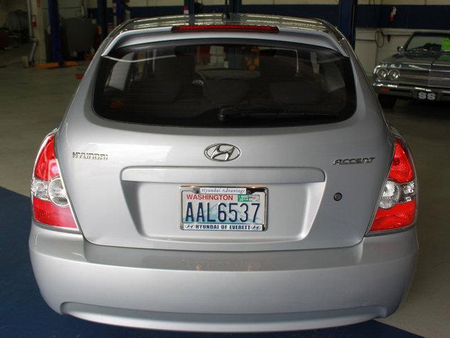 2010 Hyundai Accent XLS