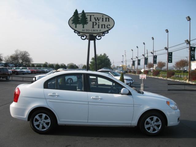 2010 Hyundai Accent FWD 4dr Sport