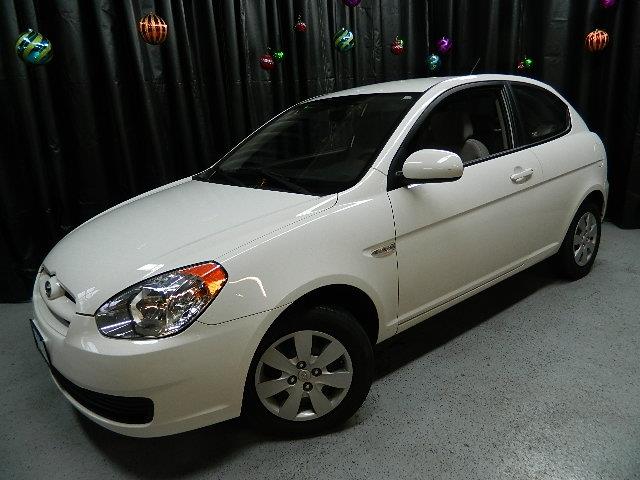 2010 Hyundai Accent XLS