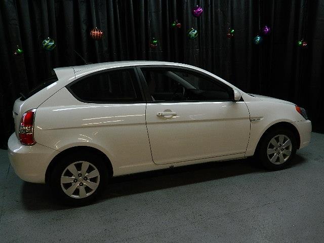 2010 Hyundai Accent XLS