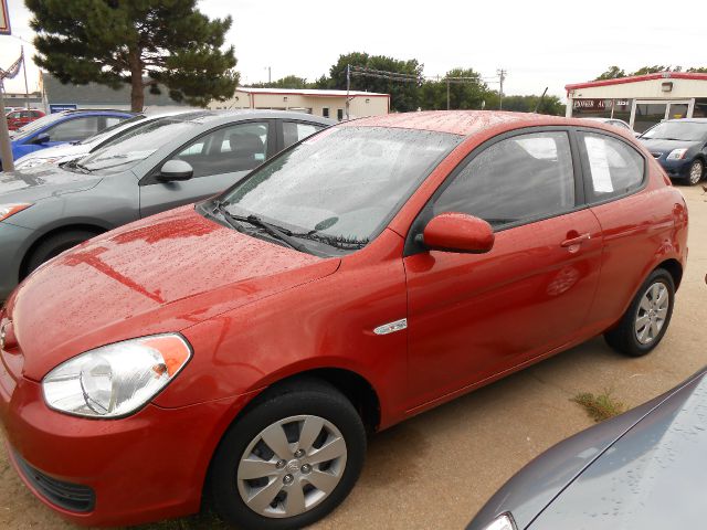 2010 Hyundai Accent Base 1500 SLT Crew S/B