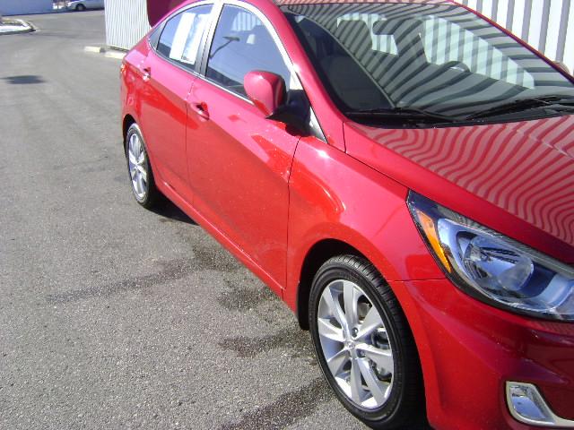 2013 Hyundai Accent FWD 4dr Sport