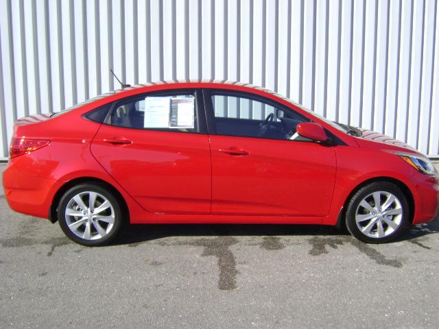 2013 Hyundai Accent FWD 4dr Sport