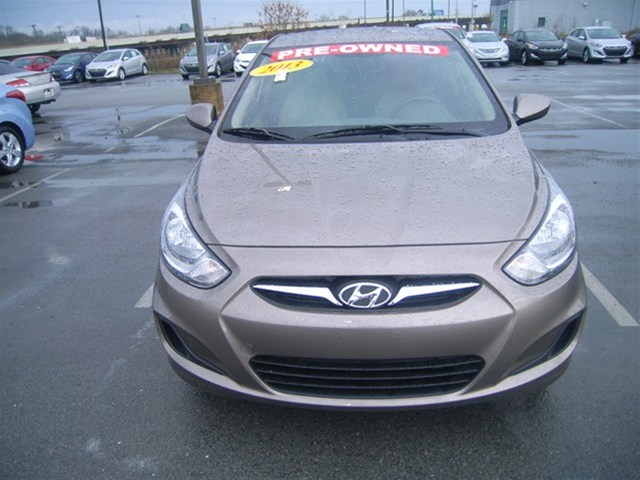 2013 Hyundai Accent FWD 4dr Sport