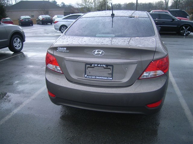 2013 Hyundai Accent FWD 4dr Sport