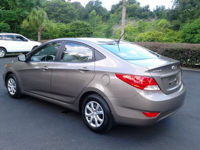 2013 Hyundai Accent FWD 4dr Sport