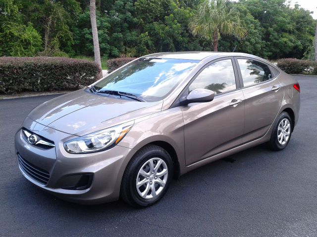 2013 Hyundai Accent FWD 4dr Sport