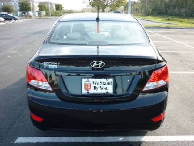 2013 Hyundai Accent FWD 4dr Sport