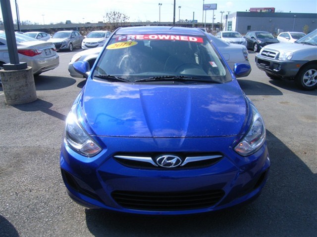 2013 Hyundai Accent FWD 4dr Sport