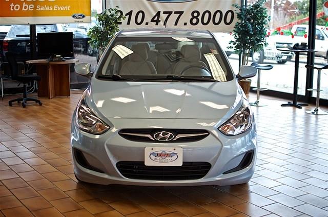 2013 Hyundai Accent FWD 4dr Sport