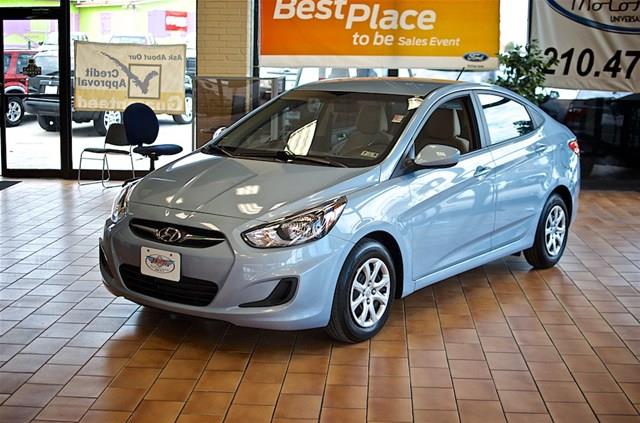 2013 Hyundai Accent FWD 4dr Sport