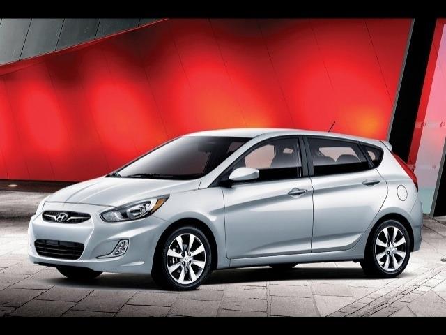 2013 Hyundai Accent SEL W/navigation