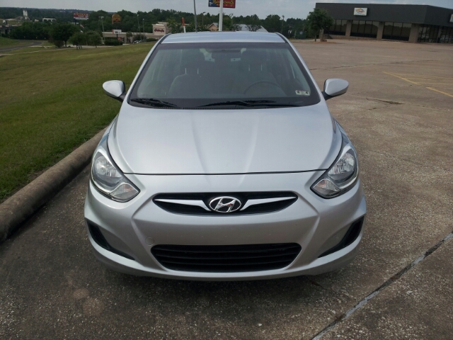 2013 Hyundai Accent FWD 4dr Sport