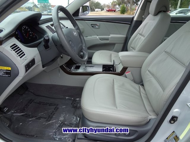 2011 Hyundai Azera FWD 4dr Sport