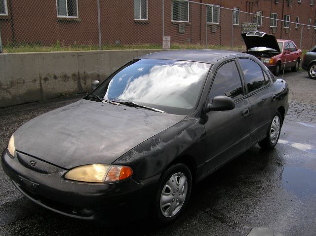 1997 Hyundai Elantra Base