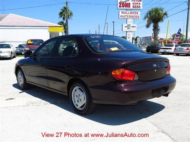 1999 Hyundai Elantra 2WD Crew Cab 140.5 Lone Star